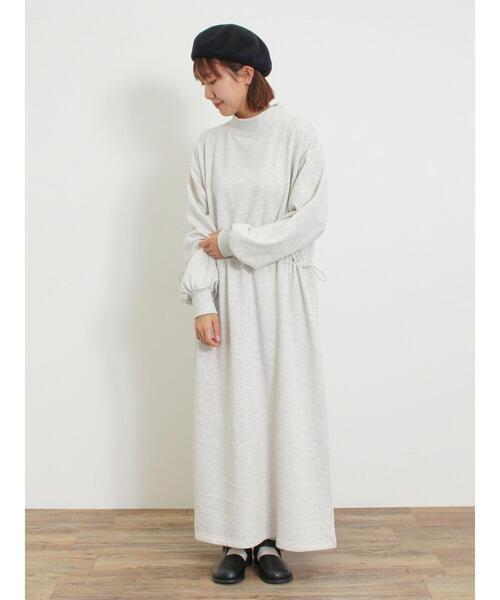 Samansa Mos2(サマンサ モスモス)の「裏起毛ウエストドロストワンピース(ワンピース・レディース・チャコールグレー/グレー/グリーン/キナリ・F)」の3枚目の写真