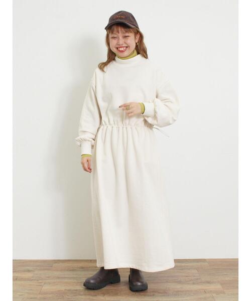 Samansa Mos2(サマンサ モスモス)の「裏起毛ウエストドロストワンピース(ワンピース・レディース・チャコールグレー/グレー/グリーン/キナリ・F)」の12枚目の写真