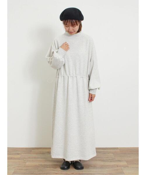 Samansa Mos2(サマンサ モスモス)の「裏起毛ウエストドロストワンピース(ワンピース・レディース・チャコールグレー/グレー/グリーン/キナリ・F)」の21枚目の写真