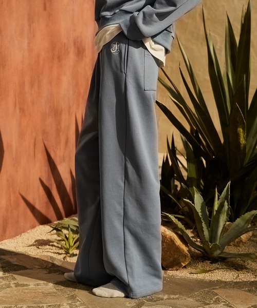 AMERIA ANDERSON(アメリアアンダーソン)の「【AMERIA ANDERSON】wide leg straight sweatpants / ワイドストレート スウェットパンツ(ルームウェア/パジャマ・レディース・オートミール/ブルー・L/M)」の2枚目の写真
