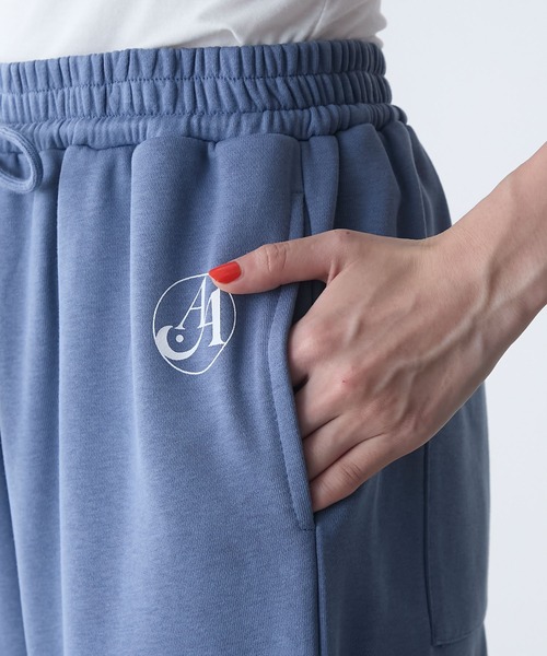 AMERIA ANDERSON(アメリアアンダーソン)の「【AMERIA ANDERSON】wide leg straight sweatpants / ワイドストレート スウェットパンツ(ルームウェア/パジャマ・レディース・オートミール/ブルー・L/M)」の4枚目の写真