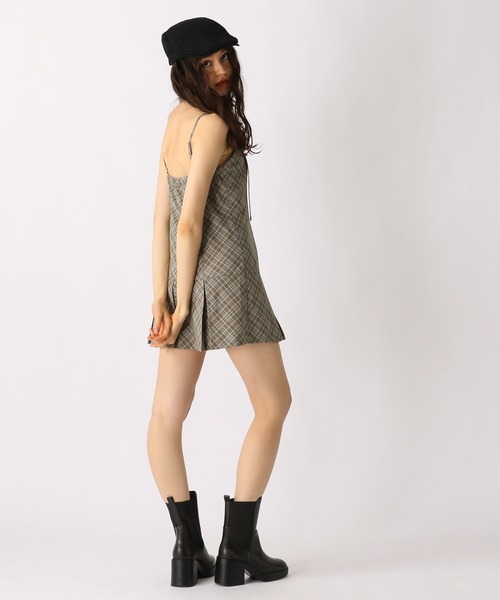 FOREVER 21（フォーエバー トゥエンティーワン）の「【2025SS】ボウタイ付きチェックキャミワンピース（ワンピース・レディース・グリーン/チャコールグレー/ベージュ・SMALL/MEDIUM）」の20枚目の写真
