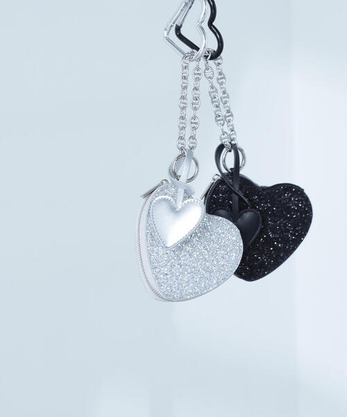 NATURAL BEAUTY BASIC（ナチュラルビューティーベーシック）の「◇トリプルハートモチーフチャーム（チャーム・レディース・ブラック/シルバー/レッド・ﾌﾘ-）」の3枚目の写真