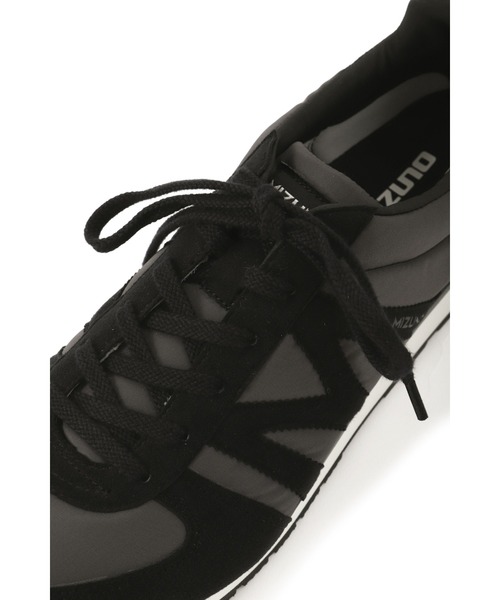 MARGARET HOWELL（マーガレットハウエル）の「MIZUNO RUNNING SHOES（スニーカー・メンズ・グレー系9・26.5/26.0/29.0/28.0/27.5/27.0）」の4枚目の写真