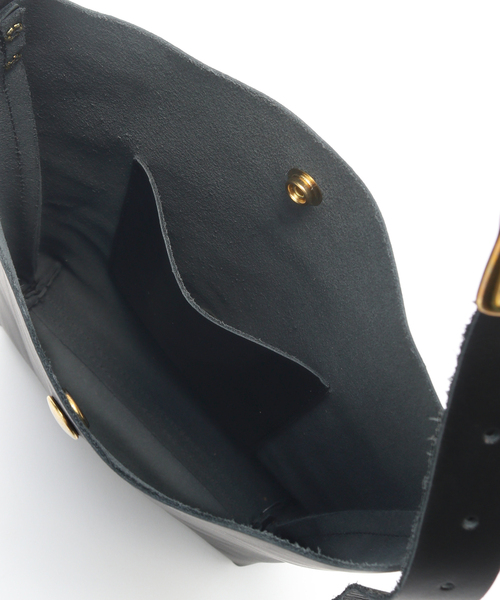 HERITAGE LEATHER(ヘリテージレザー)の「HERITAGE LEATHER / ヘリテージレザー 別注 レザーサコッシュバック(ショルダーバッグ・メンズ・ブラック・FREE)」の5枚目の写真