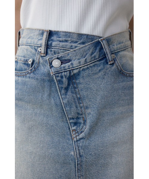AZUL by moussy（アズールバイマウジー）の「AZUL DENIM ラップミニスカート（デニムスカート・レディース・ライトブルー・SMALL/MEDIUM）」の8枚目の写真