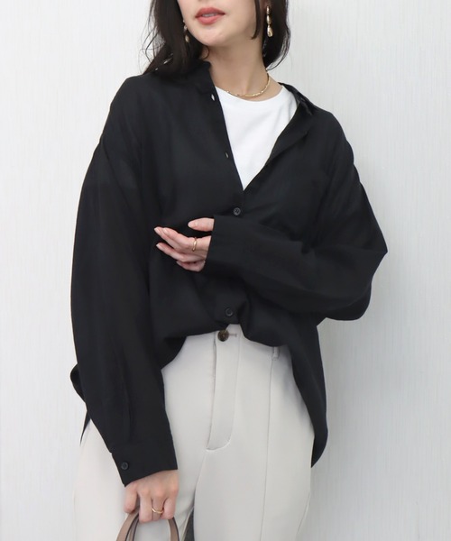 libelle more（リベル モア）の「らくちんケア〈洗濯機可能〉綿楊柳ベーシックシャツ（シャツ/ブラウス・レディース・ブラック/オフホワイト/ライトベージュ/セージグリーン/イエロー・M/L）」の2枚目の写真