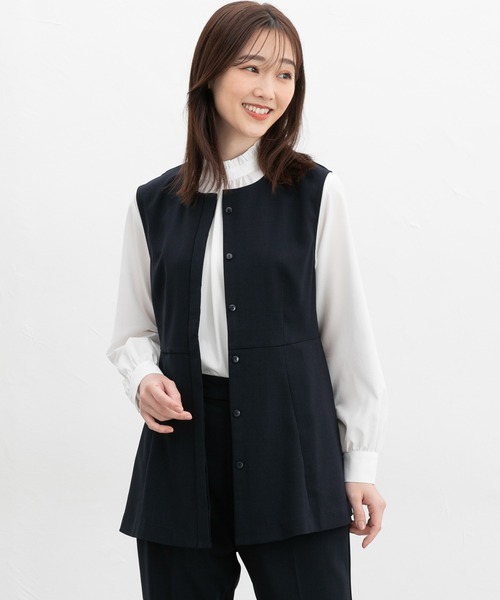 Honeys(ハニーズ)の「【ストレッチ・ウォッシャブル・イージーケア・接触冷感】ペプラムジレ(ベスト・レディース・グレイッシュベージュ/ブラック/ネイビー・L/LL/M/S/3L)」の1枚目の写真