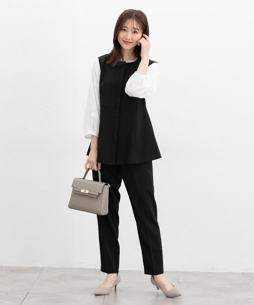 Honeys(ハニーズ)の「【ストレッチ・ウォッシャブル・イージーケア・接触冷感】ペプラムジレ(ベスト・レディース・グレイッシュベージュ/ブラック/ネイビー・L/LL/M/S/3L)」の11枚目の写真