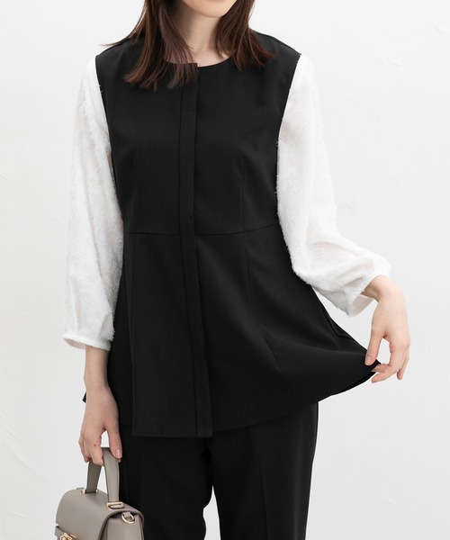 Honeys(ハニーズ)の「【ストレッチ・ウォッシャブル・イージーケア・接触冷感】ペプラムジレ(ベスト・レディース・グレイッシュベージュ/ブラック/ネイビー・L/LL/M/S/3L)」の13枚目の写真