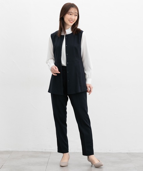 Honeys(ハニーズ)の「【ストレッチ・ウォッシャブル・イージーケア・接触冷感】ペプラムジレ(ベスト・レディース・グレイッシュベージュ/ブラック/ネイビー・L/LL/M/S/3L)」の14枚目の写真