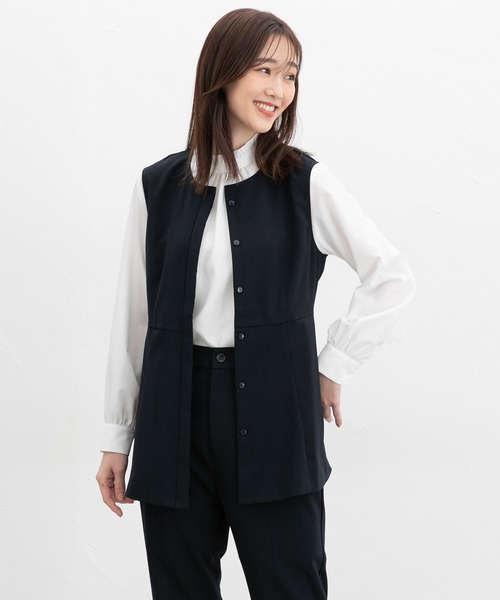 Honeys(ハニーズ)の「【ストレッチ・ウォッシャブル・イージーケア・接触冷感】ペプラムジレ(ベスト・レディース・グレイッシュベージュ/ブラック/ネイビー・L/LL/M/S/3L)」の16枚目の写真