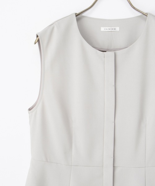 Honeys(ハニーズ)の「【ストレッチ・ウォッシャブル・イージーケア・接触冷感】ペプラムジレ(ベスト・レディース・グレイッシュベージュ/ブラック/ネイビー・L/LL/M/S/3L)」の18枚目の写真