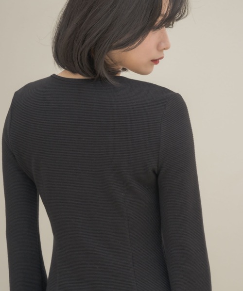 NEUNA（ヌナ）の「ワッフルベルスリーブトップス（Tシャツ/カットソー・レディース・ブラック/アイボリー・FREE）」の5枚目の写真