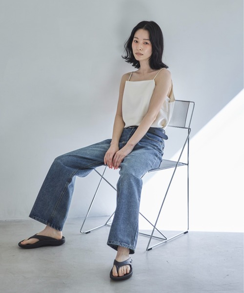 feepur（フェピュール）の「サテンキャミソール（その他トップス・レディース・アイボリー/ブラック・MEDIUM）」の8枚目の写真