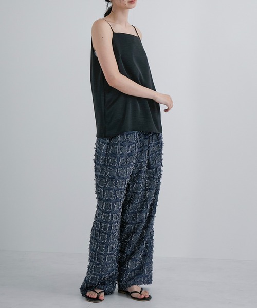 feepur（フェピュール）の「サテンキャミソール（その他トップス・レディース・アイボリー/ブラック・MEDIUM）」の18枚目の写真