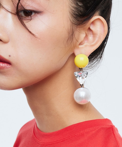 Narcissus（ナルシス）の「レトロパールピアス　3連ピアス　パール　ビジュー　オケージョン　パーティー（ピアス（両耳用）・レディース・ブラック/イエロー・FREE）」の2枚目の写真