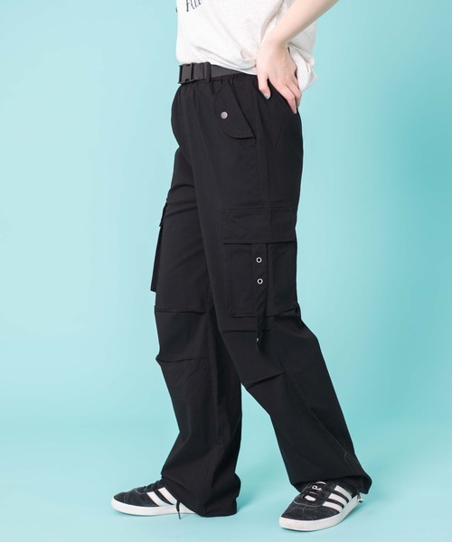 WOND(ウォンド)の「WOND/ベルト付きワイドカーゴパンツ(カーゴパンツ・レディース・ブラック/カーキ・FREE)」の4枚目の写真