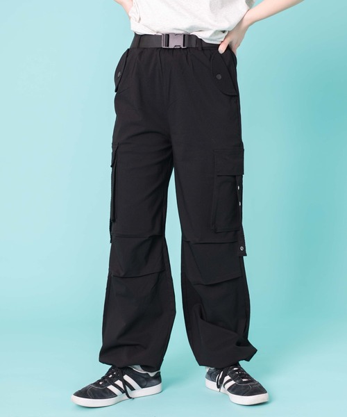 WOND(ウォンド)の「WOND/ベルト付きワイドカーゴパンツ(カーゴパンツ・レディース・ブラック/カーキ・FREE)」の7枚目の写真