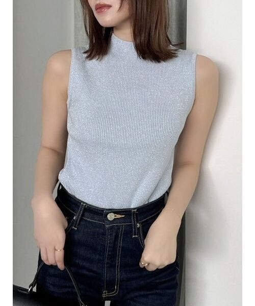 dazzlin(ダズリン)の「コンパクトノースリラメニットトップス(ニット/セーター・レディース・ブルー/チャコールグレー/オフホワイト/オレンジ/グリーン・FREE)」の4枚目の写真