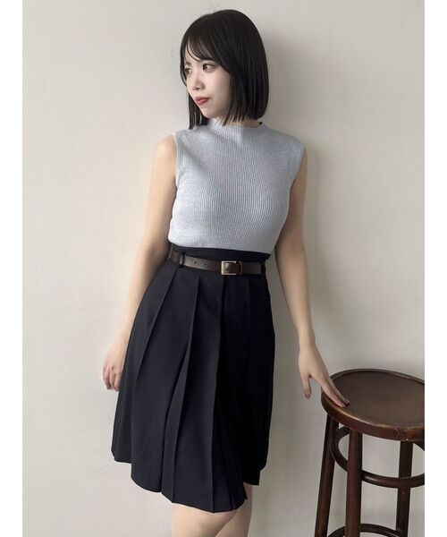 dazzlin(ダズリン)の「コンパクトノースリラメニットトップス(ニット/セーター・レディース・ブルー/チャコールグレー/オフホワイト/オレンジ/グリーン・FREE)」の6枚目の写真