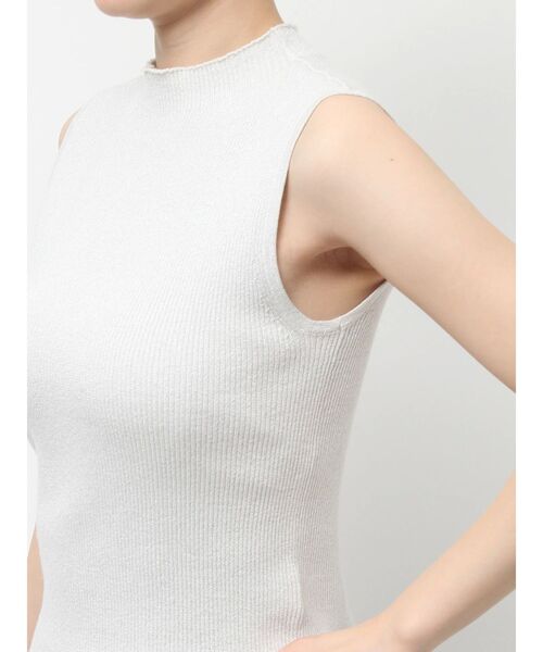 dazzlin(ダズリン)の「コンパクトノースリラメニットトップス(ニット/セーター・レディース・ブルー/チャコールグレー/オフホワイト/オレンジ/グリーン・FREE)」の22枚目の写真