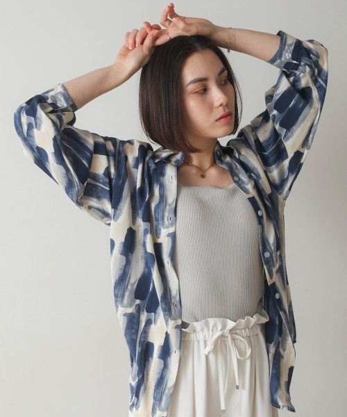 Bou Jeloud(ブージュルード)の「アソート柄ブラウス(シャツ/ブラウス・レディース・ベージュ/ブルー/ブラック・FREE)」の3枚目の写真