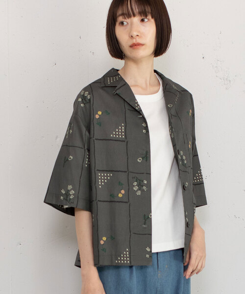 POU DOU DOU（プードゥドゥ）の「ステッチプリント開襟シャツ（シャツ/ブラウス・レディース・オフホワイト/ダークグレー・M）」の4枚目の写真