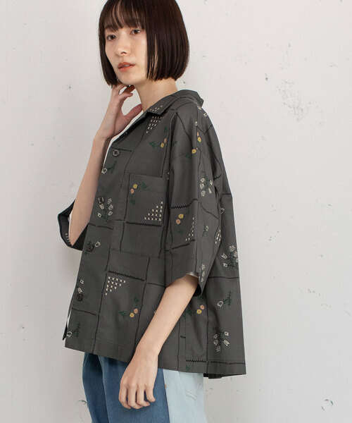 POU DOU DOU（プードゥドゥ）の「ステッチプリント開襟シャツ（シャツ/ブラウス・レディース・オフホワイト/ダークグレー・M）」の6枚目の写真