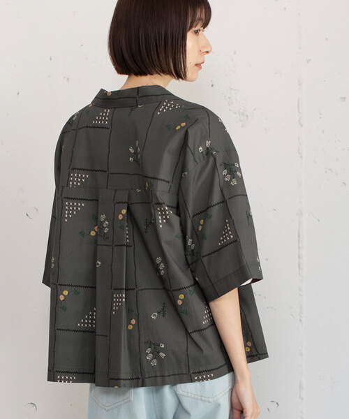 POU DOU DOU（プードゥドゥ）の「ステッチプリント開襟シャツ（シャツ/ブラウス・レディース・オフホワイト/ダークグレー・M）」の7枚目の写真