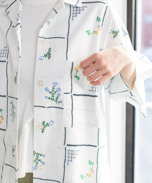 POU DOU DOU（プードゥドゥ）の「ステッチプリント開襟シャツ（シャツ/ブラウス・レディース・オフホワイト/ダークグレー・M）」の21枚目の写真