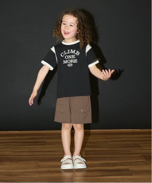b・ROOM（ビールーム）の「【カイテキ天竺】バイカラープリントTシャツ【子供服】【キッズ】【男の子】【女の子】（Tシャツ/カットソー・キッズ・オフホワイト/ターコイズブルー/ブラック/モスグリーン・130cm/150cm/110cm/100cm/120cm/140cm）」の5枚目の写真