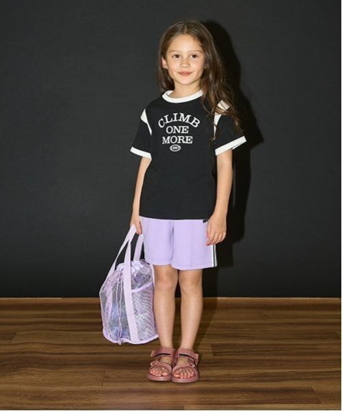 b・ROOM（ビールーム）の「【カイテキ天竺】バイカラープリントTシャツ【子供服】【キッズ】【男の子】【女の子】（Tシャツ/カットソー・キッズ・オフホワイト/ターコイズブルー/ブラック/モスグリーン・130cm/150cm/110cm/100cm/120cm/140cm）」の7枚目の写真