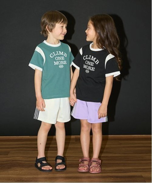 b・ROOM（ビールーム）の「【カイテキ天竺】バイカラープリントTシャツ【子供服】【キッズ】【男の子】【女の子】（Tシャツ/カットソー・キッズ・オフホワイト/ターコイズブルー/ブラック/モスグリーン・130cm/150cm/110cm/100cm/120cm/140cm）」の8枚目の写真
