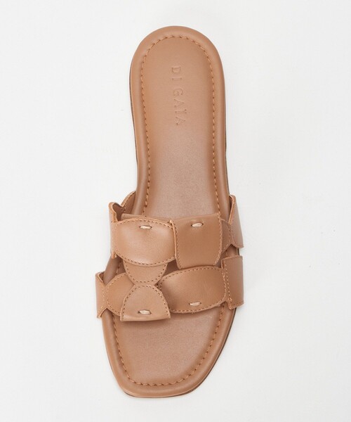 allureville(アルアバイル)の「【DI GAIA(ディガイア)】TOTEME FLAT SANDAL(サンダル・レディース・モカ・36/37/38)」の4枚目の写真