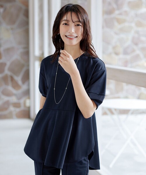 Tiaclasse（ティアクラッセ）の「【サラごこち】ラウンドヘムチュニック（Tシャツ/カットソー・レディース・ブラック/ブラウン系/ネイビー・XL/XXL）」の3枚目の写真
