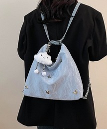 【4色展開/3WAY多機能バッグ】ふわふわ雲チャーム×蝶モチーフメタルピン付き(手提げ/斜め掛け/リュック)