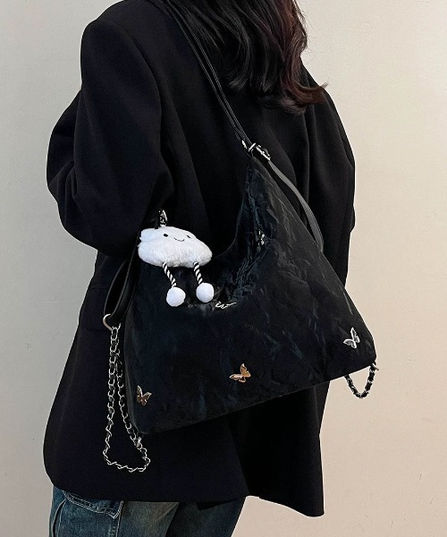 セール】【4色展開／3WAY多機能バッグ】ふわふわ雲チャーム×蝶モチーフ