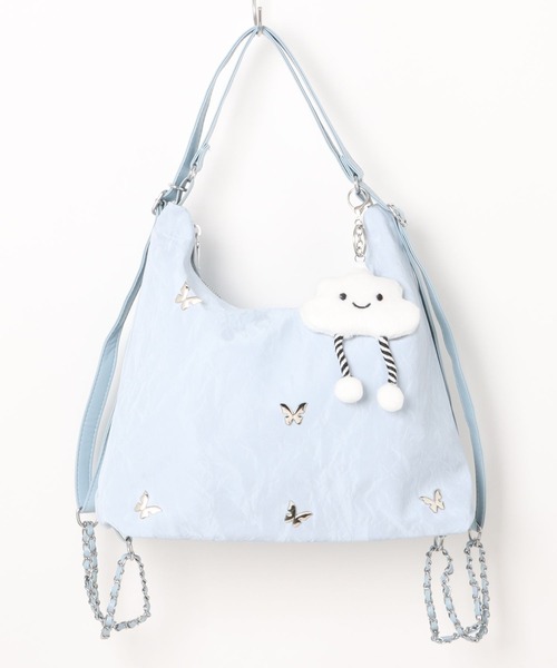 DIAVEL（ディアベル）の「【4色展開／3WAY多機能バッグ】ふわふわ雲チャーム×蝶モチーフメタルピン付き（手提げ／斜め掛け／リュック）（ショルダーバッグ・レディース・シルバー/ブルー/ホワイト/ブラック・F）」の8枚目の写真