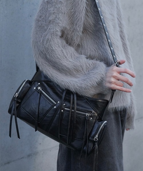 DEVICE(デバイス)の「シルバーマルチファスナーデザイン トート ショルダーバッグ(ボストンバッグ・メンズ・ブラック・FREE)」の8枚目の写真