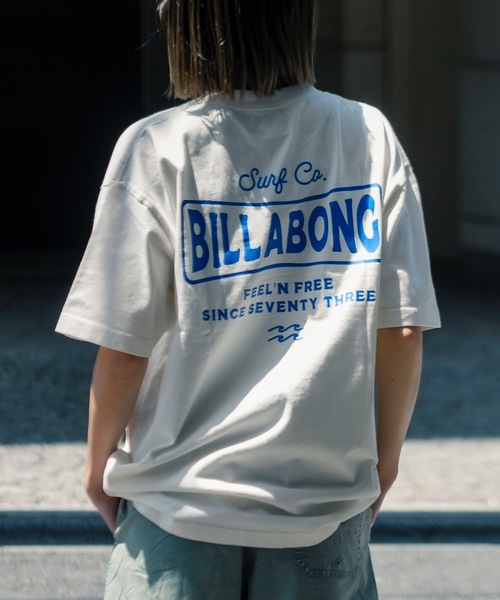BILLABONG(ビラボン)の「BILLABONG メンズ BEACH SIGN Tシャツ 【2025年夏モデル】/ビラボンバックプリント半袖Tシャツ(Tシャツ/カットソー・メンズ・ライトブルー/ブラック/クリーム/ピンク系その他・SMALL/MEDIUM/LARGE/X-LARGE)」の2枚目の写真