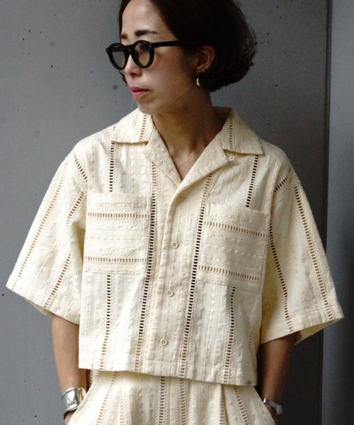 Schott（ショット）の「Schott×RUMBLE RED（ショット×ランブルレッド）オリジナル刺繍半袖開襟シャツ（シャツ/ブラウス・レディース・アイボリー/ブラック・F）」の2枚目の写真