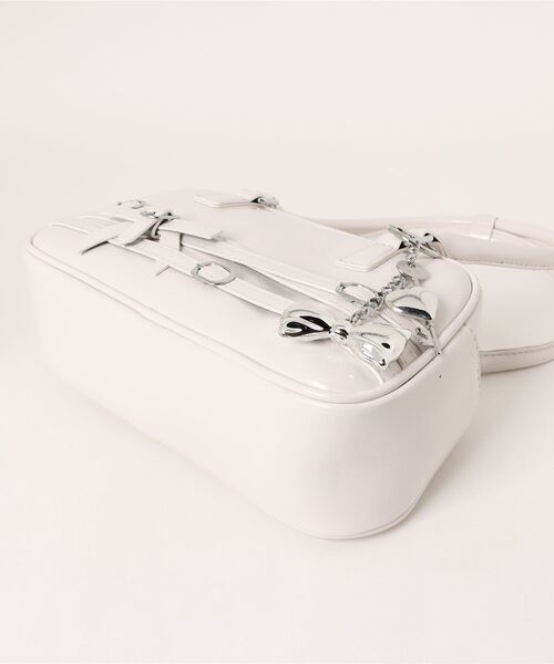 PHILLY（フィリー）の「【チャームセット★】ベルトデザインバッグ（ショルダーバッグ・レディース・ホワイト/ブラック・FREE）」の20枚目の写真