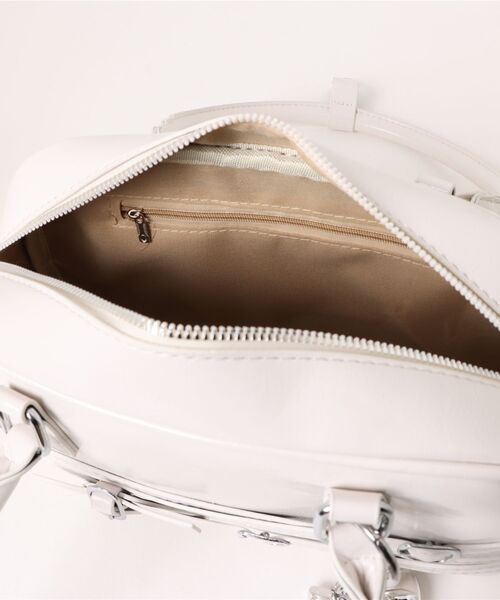 PHILLY（フィリー）の「【チャームセット★】ベルトデザインバッグ（ショルダーバッグ・レディース・ホワイト/ブラック・FREE）」の21枚目の写真