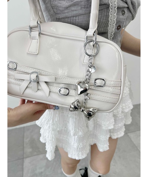 PHILLY（フィリー）の「【チャームセット★】ベルトデザインバッグ（ショルダーバッグ・レディース・ホワイト/ブラック・FREE）」の5枚目の写真