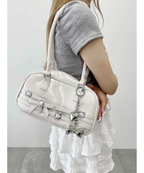 PHILLY（フィリー）の「【チャームセット★】ベルトデザインバッグ（ショルダーバッグ・レディース・ホワイト/ブラック・FREE）」の6枚目の写真