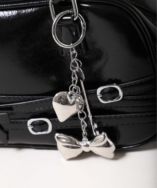 PHILLY（フィリー）の「【チャームセット★】ベルトデザインバッグ（ショルダーバッグ・レディース・ホワイト/ブラック・FREE）」の14枚目の写真