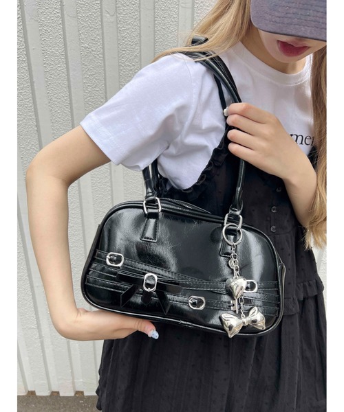 PHILLY（フィリー）の「【チャームセット★】ベルトデザインバッグ（ショルダーバッグ・レディース・ホワイト/ブラック・FREE）」の10枚目の写真