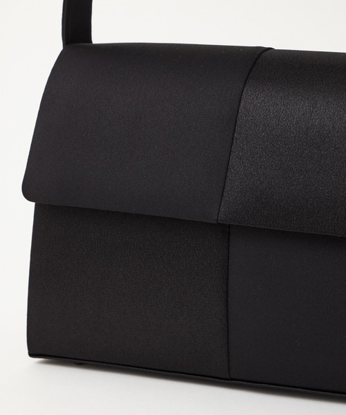 AIMER（エメ）の「【喪服・礼服用】格子フラップブラックフォーマルバッグ（ハンドバッグ・レディース・ブラック・FREE）」の6枚目の写真