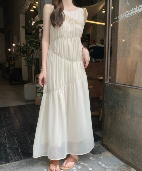 セール】ギャザーフリルクルーネック袖なしワンピース